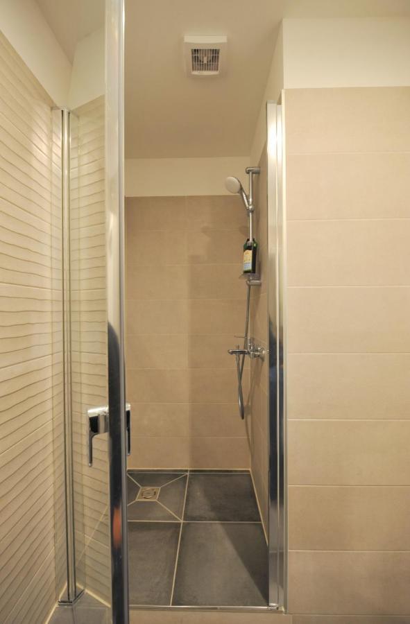 Central Comfort At Hanzas Residence, Stay Near Cafes, Bars, Museums & Esplanade Рига Екстериор снимка