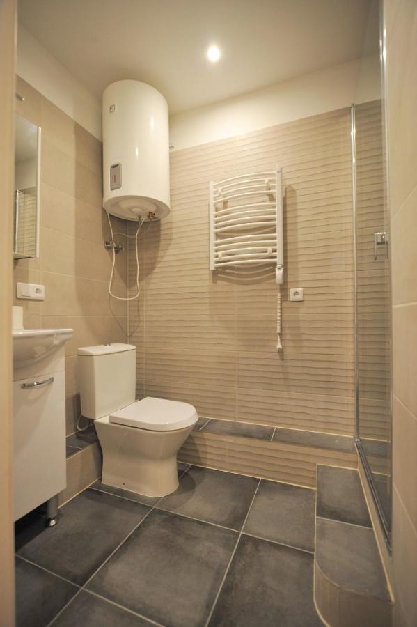 Central Comfort At Hanzas Residence, Stay Near Cafes, Bars, Museums & Esplanade Рига Екстериор снимка