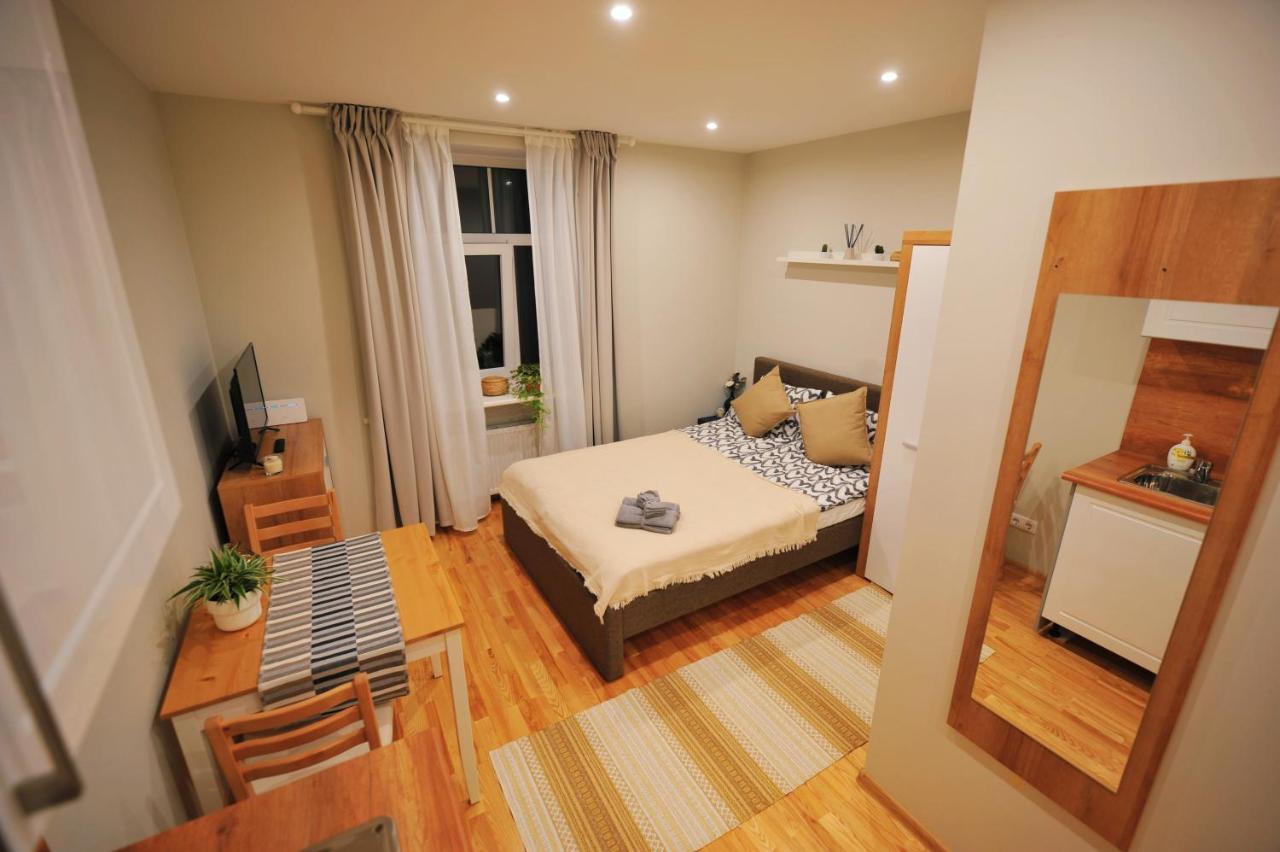 Central Comfort At Hanzas Residence, Stay Near Cafes, Bars, Museums & Esplanade Рига Екстериор снимка