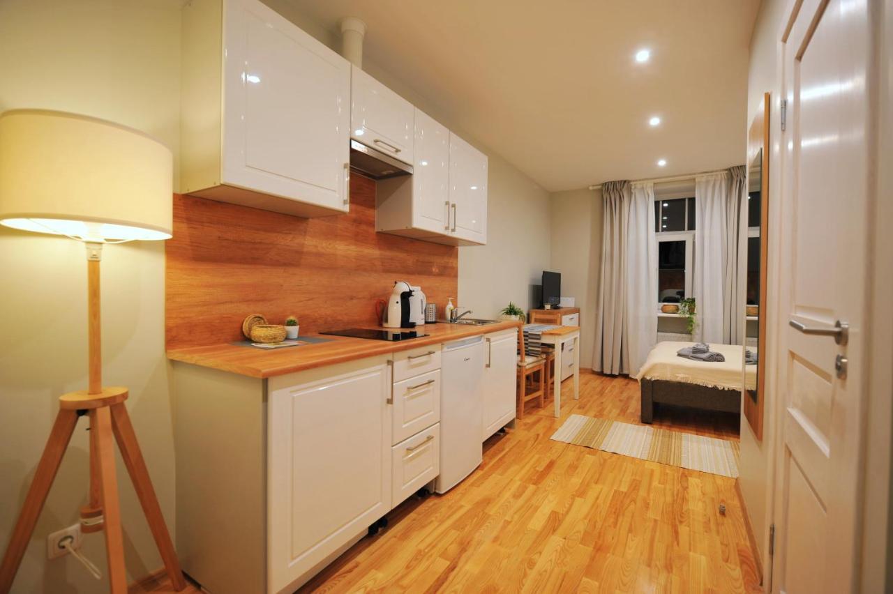 Central Comfort At Hanzas Residence, Stay Near Cafes, Bars, Museums & Esplanade Рига Екстериор снимка
