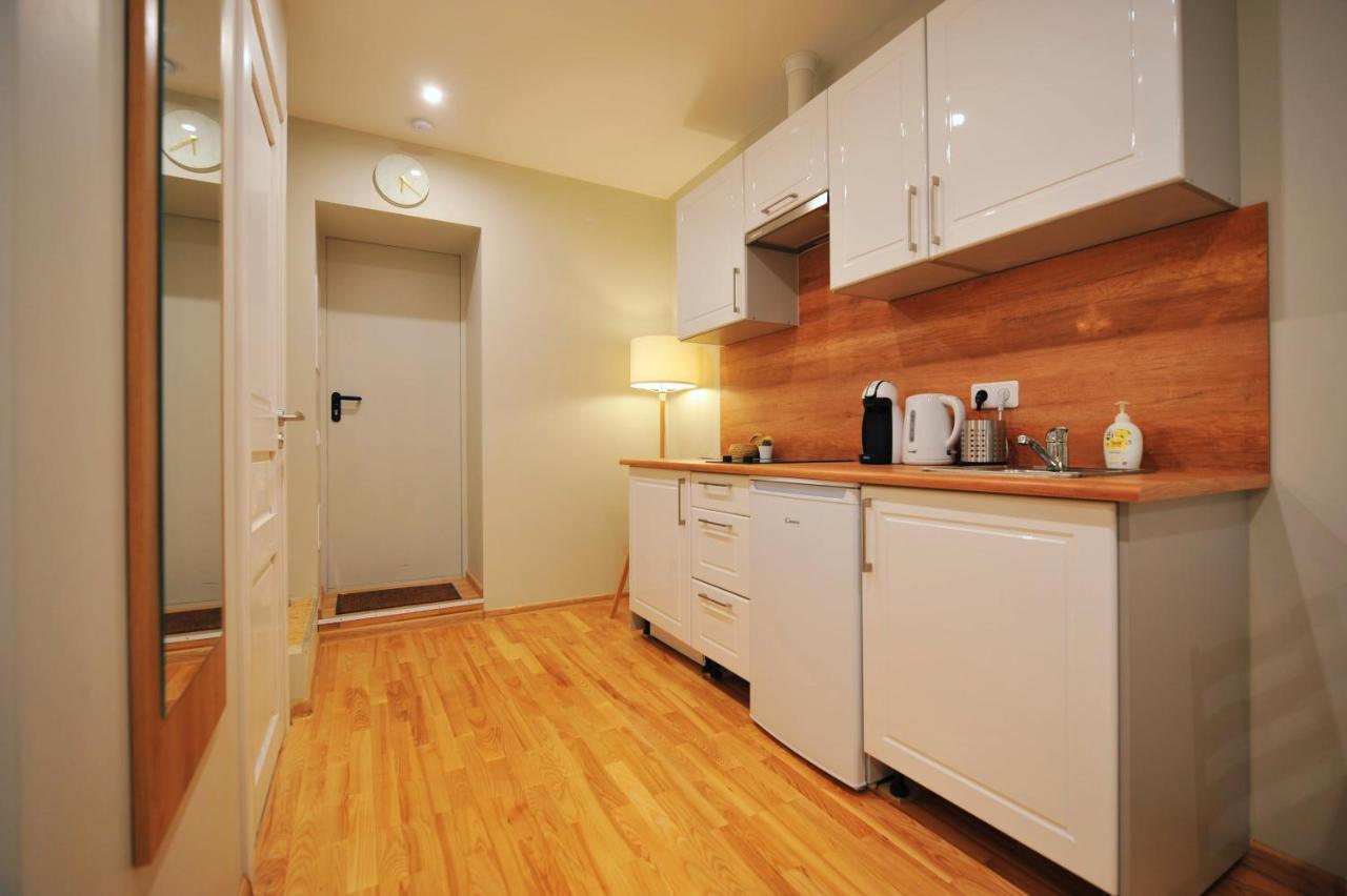Central Comfort At Hanzas Residence, Stay Near Cafes, Bars, Museums & Esplanade Рига Екстериор снимка