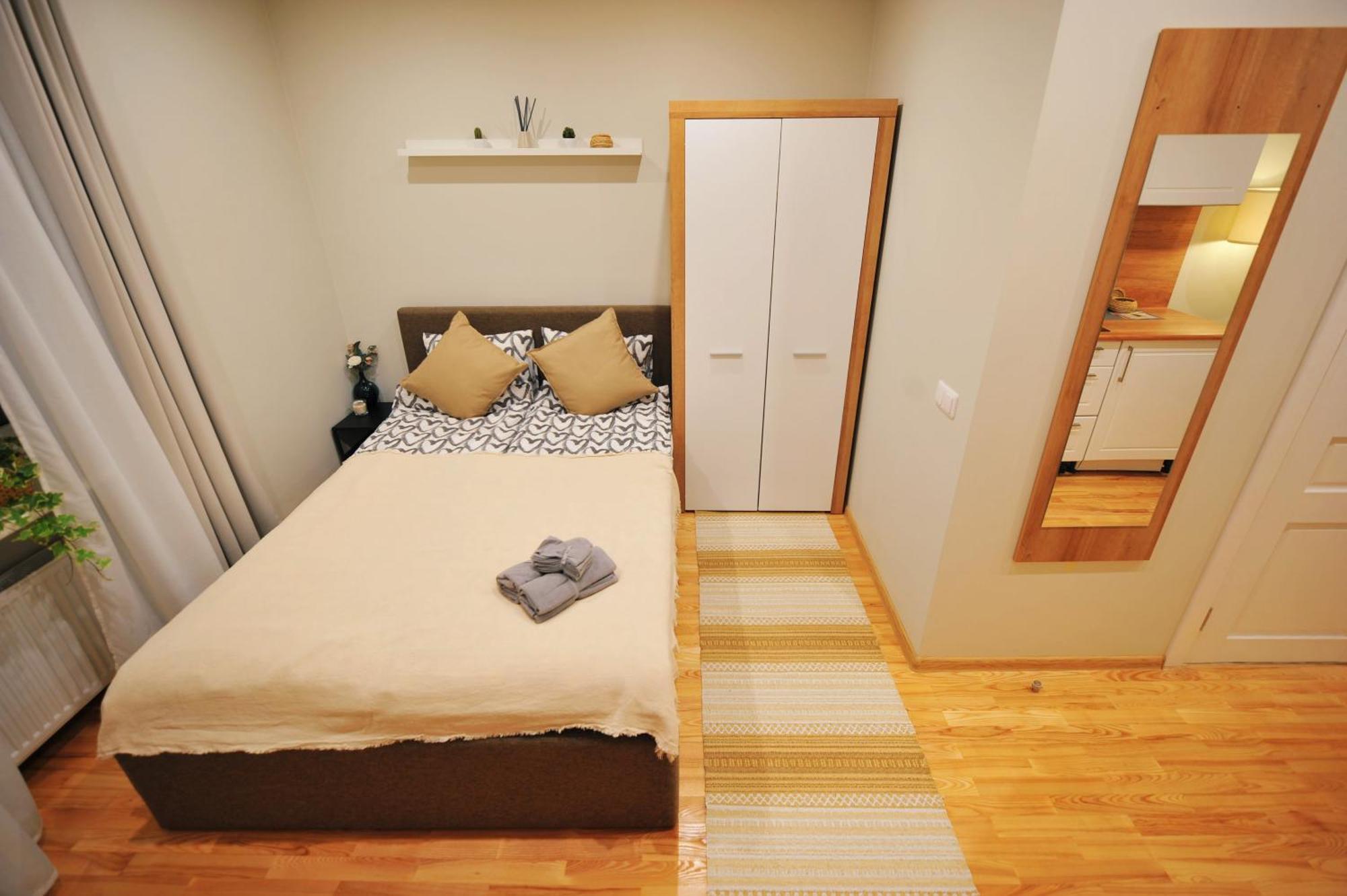 Central Comfort At Hanzas Residence, Stay Near Cafes, Bars, Museums & Esplanade Рига Стая снимка